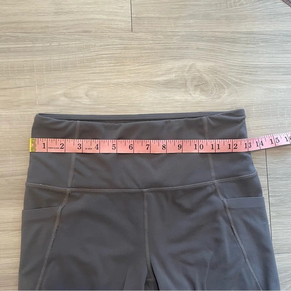 Athleta Salutation Modblock Leggings 7/8 Length light pink and gray small - Picture 8 of 9